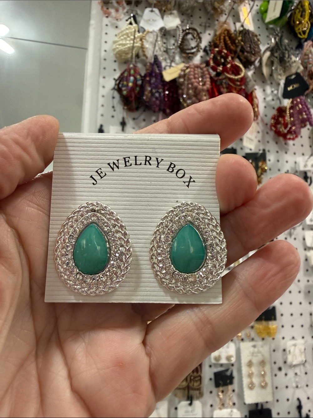 ~New in~ post crystal detail green stone earrings BRAND NEW
